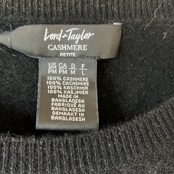 Lord & Taylor cashmere sleeveless sweater. - Picture 2 of 4